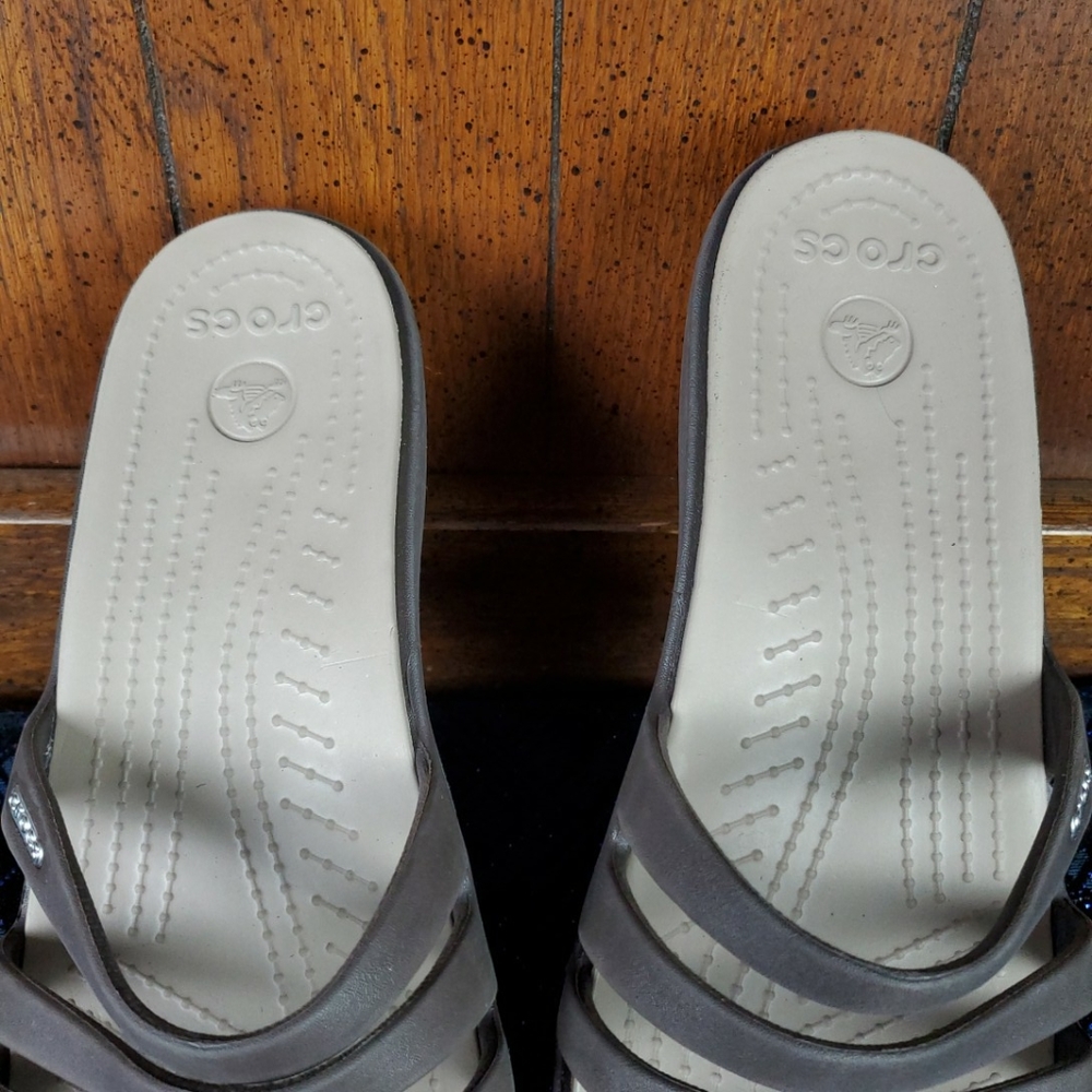 Crocs wedges sandals Grey beige Sz W9 - Picture 2 of 7